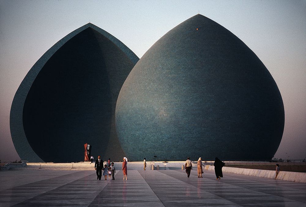 Steve McCurry, Monument of Saddam's Qadissiya Martyrs, Baghdad, Iraq, 1985
FujiFlex Crystal Archive Print, 40 x 60 in. (Inquire for additional sizes)
IRAQ-10002