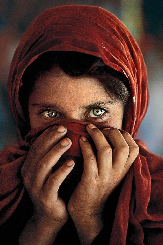Steve McCurry, Afghan Girl with Hands on Face, 1984
FujiFlex Crystal Archive Print, 40 x 30 in. (101.6 x 76.2 cm)
SM180401AF