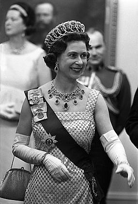 Harry Benson, Queen Elizabeth, Ottawa Canada, Edition of 35, 1961
photograph
HB1204125