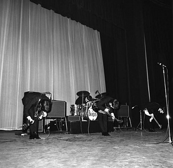 Harry Benson - Harry Benson Beatles Bow, Edition of 35