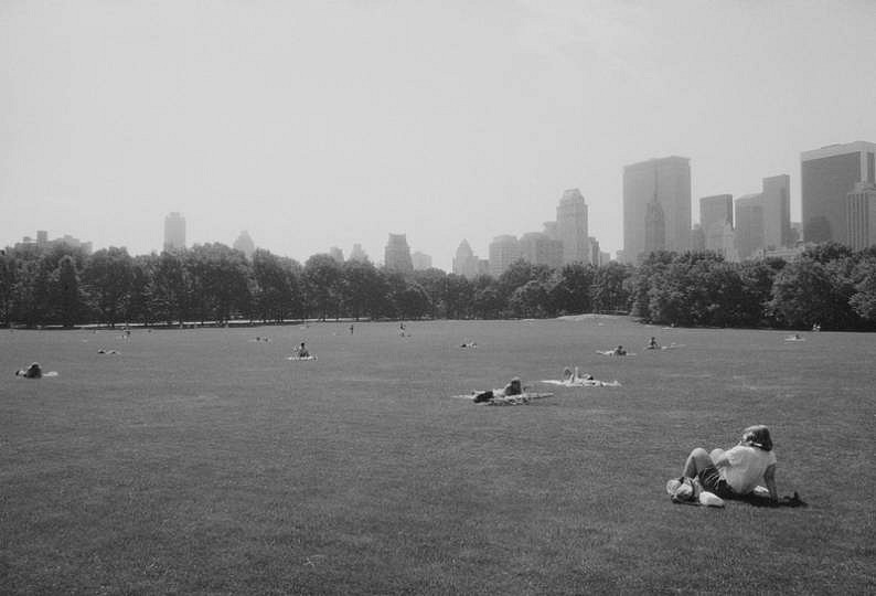 Robert Farber, Central Park, The Great Lawn, New York, Edition of 10, 1992
fine art paper pigment print, 30 x 40 in. (76.2 x 101.6 cm)
RF131058