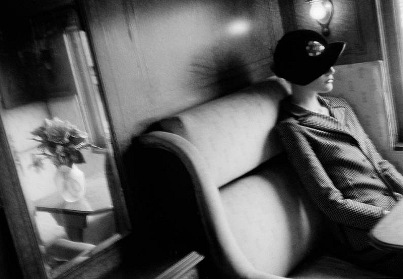Robert Farber, Girl on the Train, Pennslyvania, Edition of 25, 2004
fine art paper pigment print, 30 x 40 in. (76.2 x 101.6 cm)
RF131080
