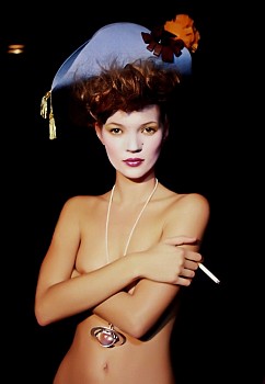 Harry Benson - Harry Benson Kate Moss, standing alone, Paris, Edition of 35