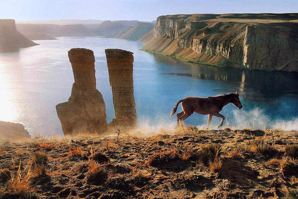 Steve McCurry, Horse and Two Towers, Bandi Amir Lakes, Afghanistan, 2002
FujiFlex Crystal Archive Print, (Inquire for available sizes)
AFGHN-10153