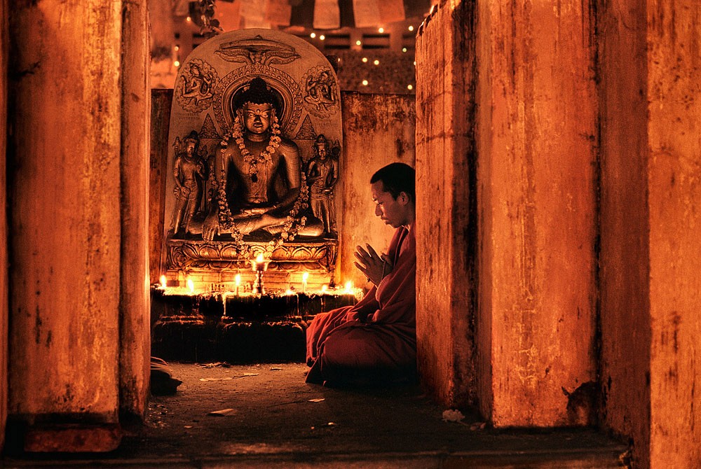 Steve McCurry, Monk Praying at Bodh Gaya, 2000
FujiFlex Crystal Archive Print, (Inquire for available sizes)
INDIA-10299