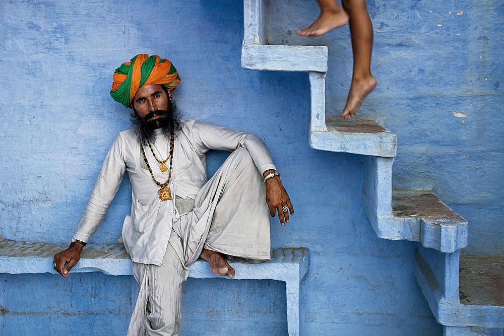 Steve McCurry, Man Beneath Stairs, 2005
FujiFlex Crystal Archive Print, 20 x 24 in.
INDIA-10997