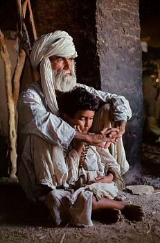 Steve McCurry - Steve McCurry Father and Son