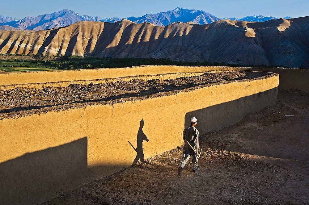 Steve McCurry, Brick Worker, 2006
FujiFlex Crystal Archive Print, (Inquire for available sizes)
AFGHN-12770