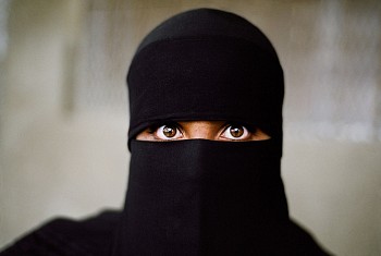 Steve McCurry - Steve McCurry Woman in Black
