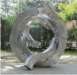 Hans Van de Bovenkamp, Supreme Vortex, 2017
stainless steel, 90 x 70 x 54 in. (228.6 x 177.8 x 137.2 cm)
HB181102