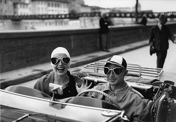 Ruth Orkin -&nbsp;Ruth Orkin Couple in MG, Florence, Italy