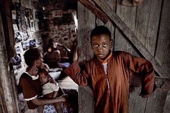 Work: Steve McCurry Family in Mauritania