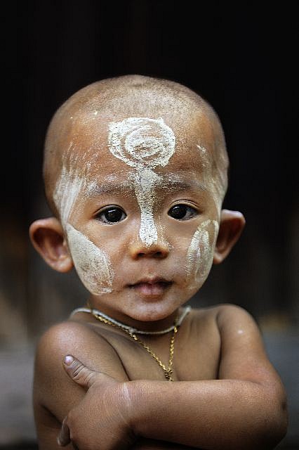 Steve McCurry, Child With Thanaka on Face, 2010
FujiFlex Crystal Archive Print
BURMA-10199
