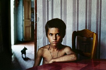 Steve McCurry - Steve McCurry Gypsy Boy, Marseille, France