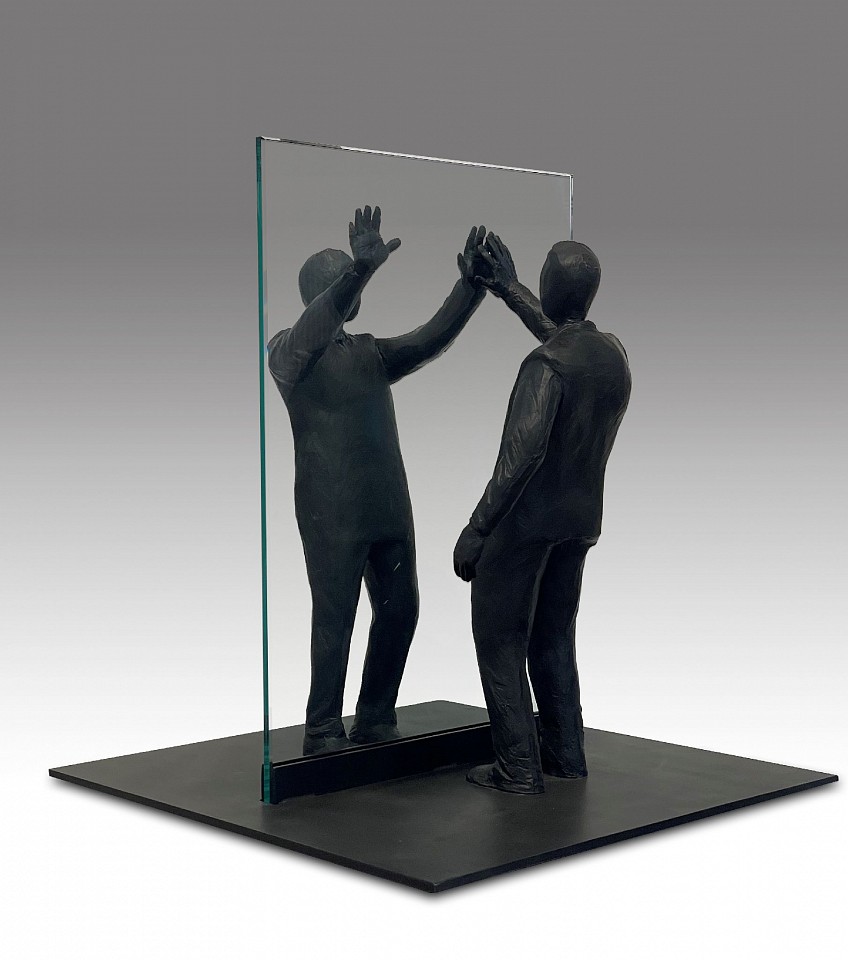 Jim Rennert, Connection, 2022
bronze and glass, 18 x 12 x 12 in. (45.7 x 30.5 x 30.5 cm)
JR230617