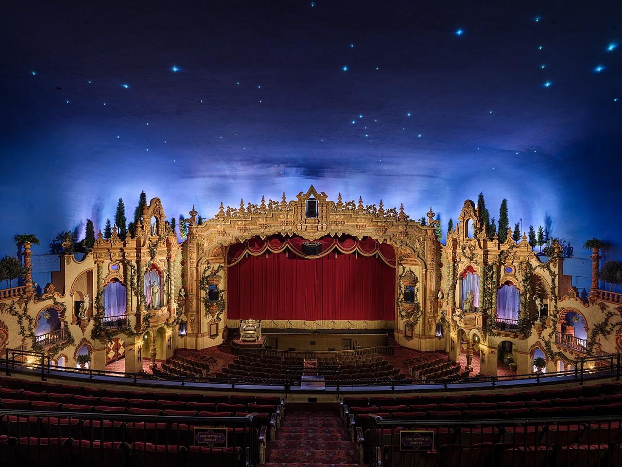 Christos J. Palios, Akron Civic Theatre, Akron, OH, Ed. 1/8, 2023
archival pigment print, 33 x 43 in. (83.8 x 109.2 cm)
CP241201