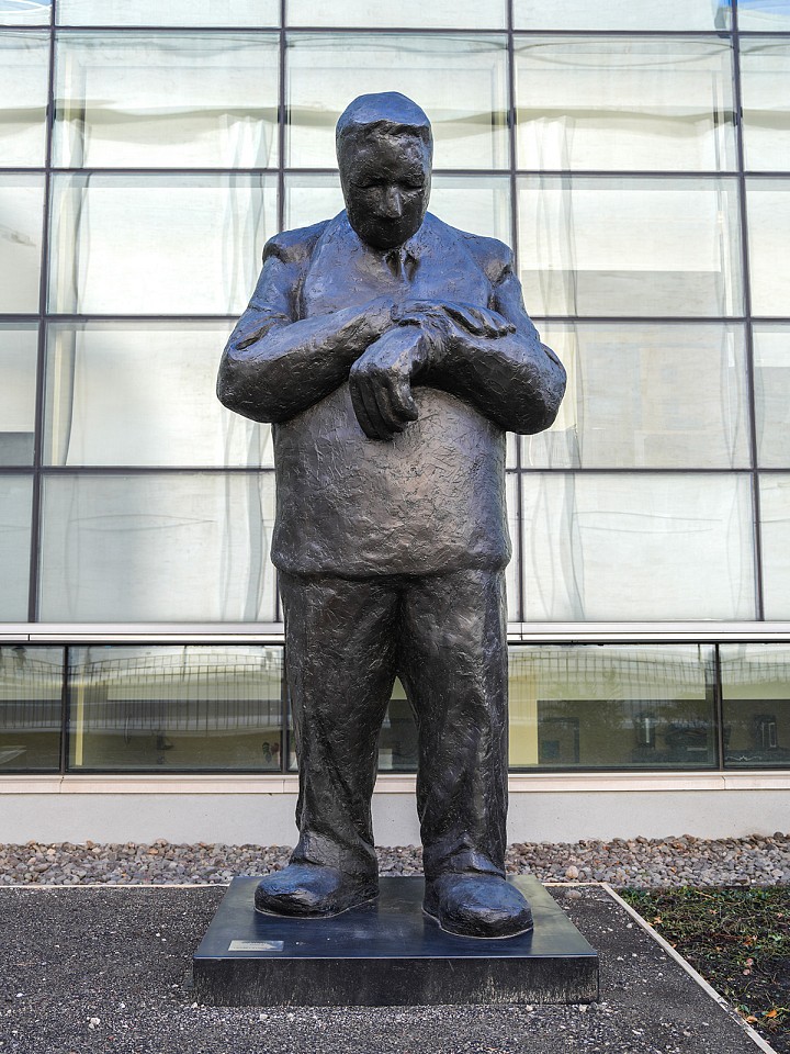 Jim Rennert, Timing, monumental, Ed. of 2, 2017
bronze, 146 x 60 x 60 in. (370.8 x 152.4 x 152.4 cm)
ON VIEW at Fordham University Lincoln Ce
