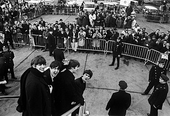 Work:&nbsp;Harry Benson Beatles Arriving NYC, Edition of 35