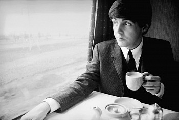 Harry Benson -&nbsp;Harry Benson Paul McCartney, Train Tea Cup, Edition of 35